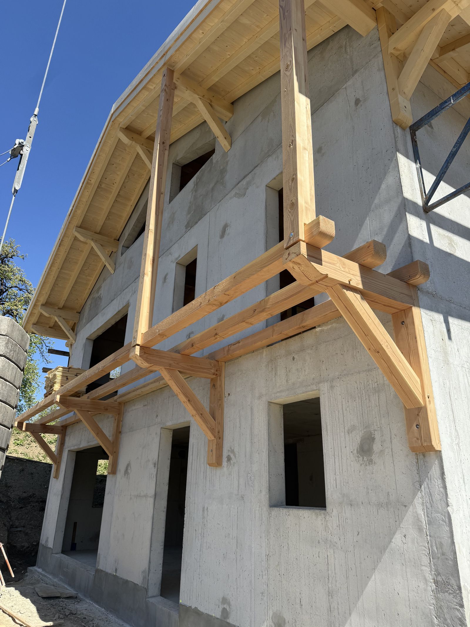 Après : balcon et auvent bois terminés