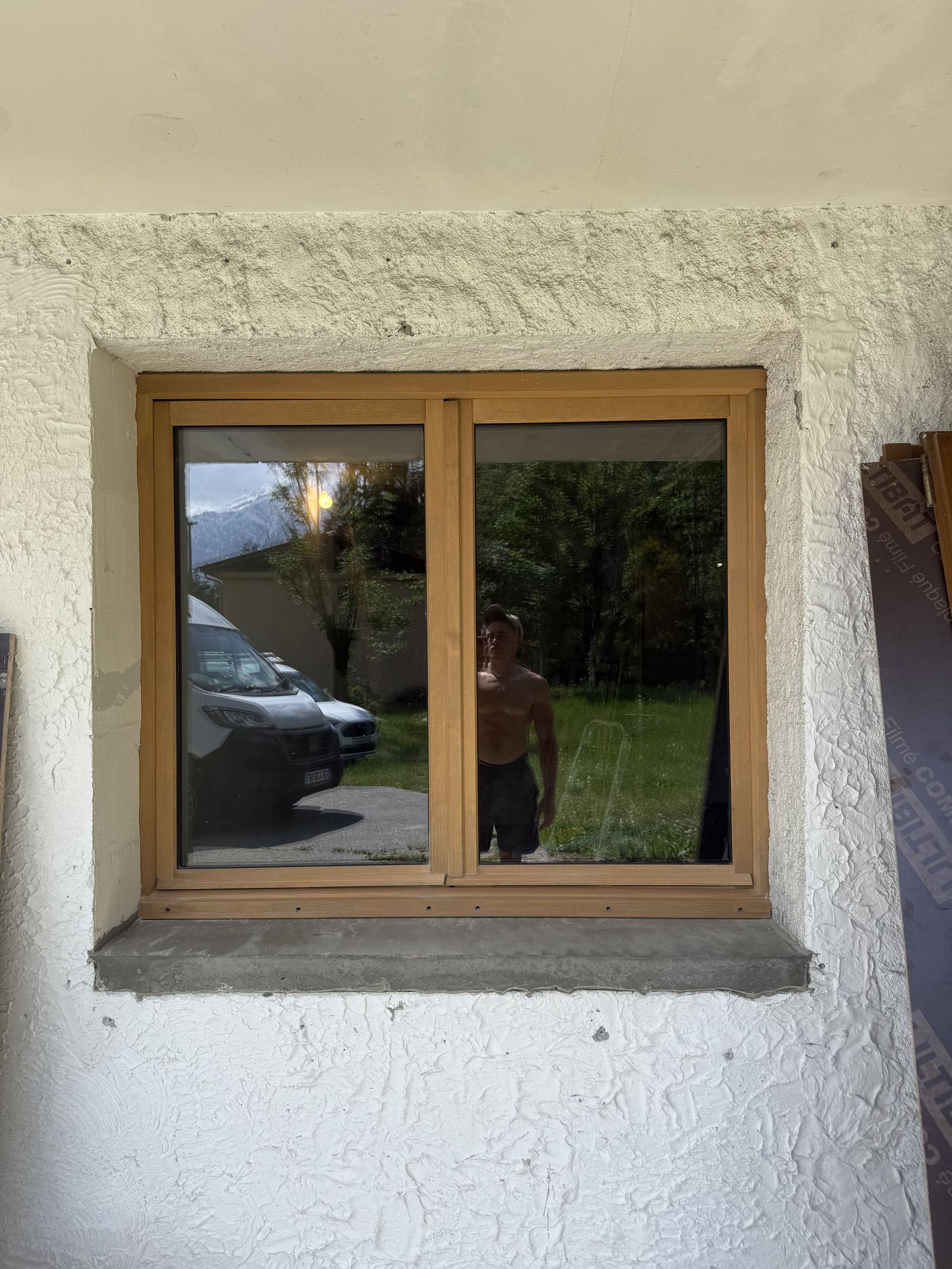 Après : fenêtre bois posée